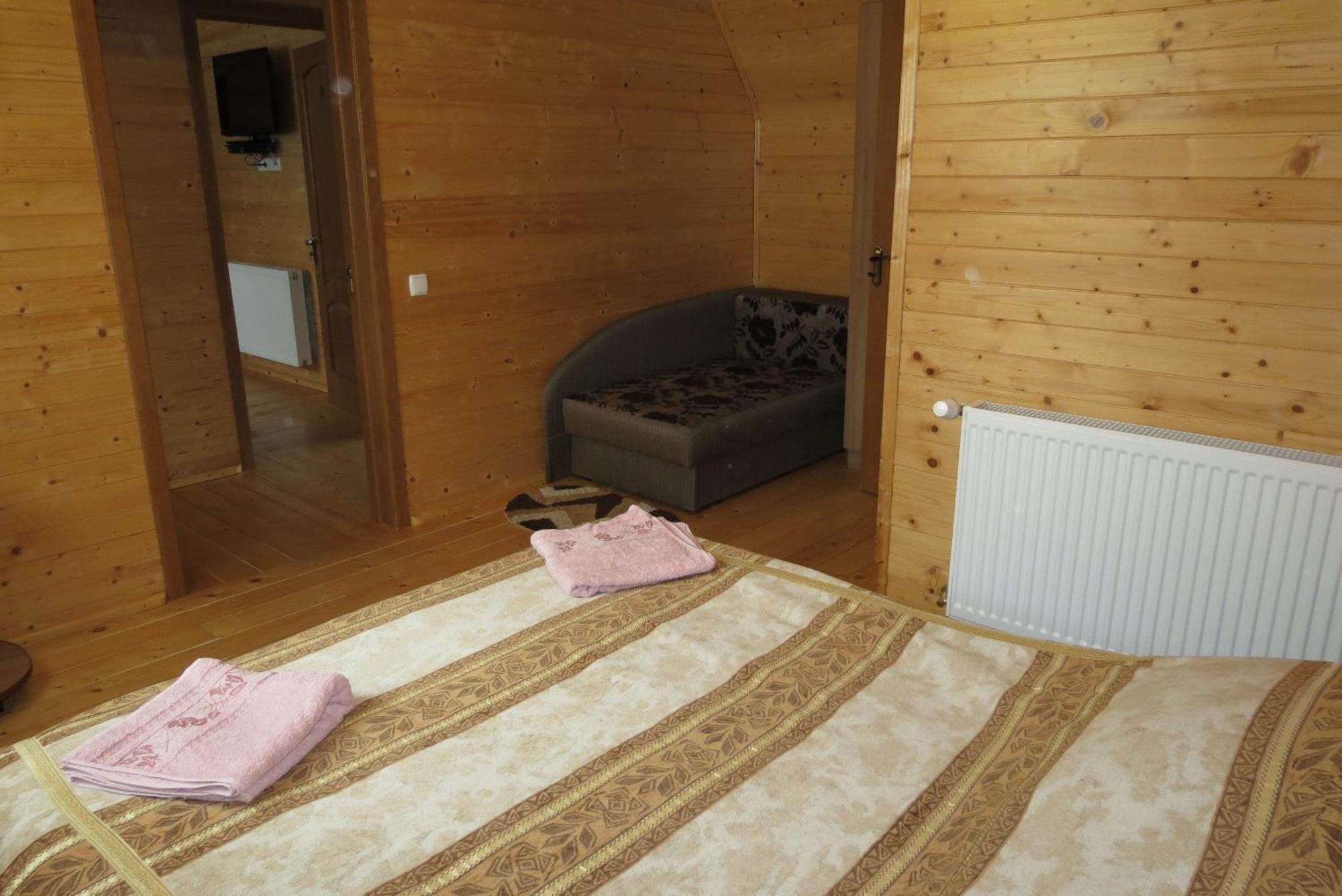 Bilyy Kamin Guest House Tatariv Room photo