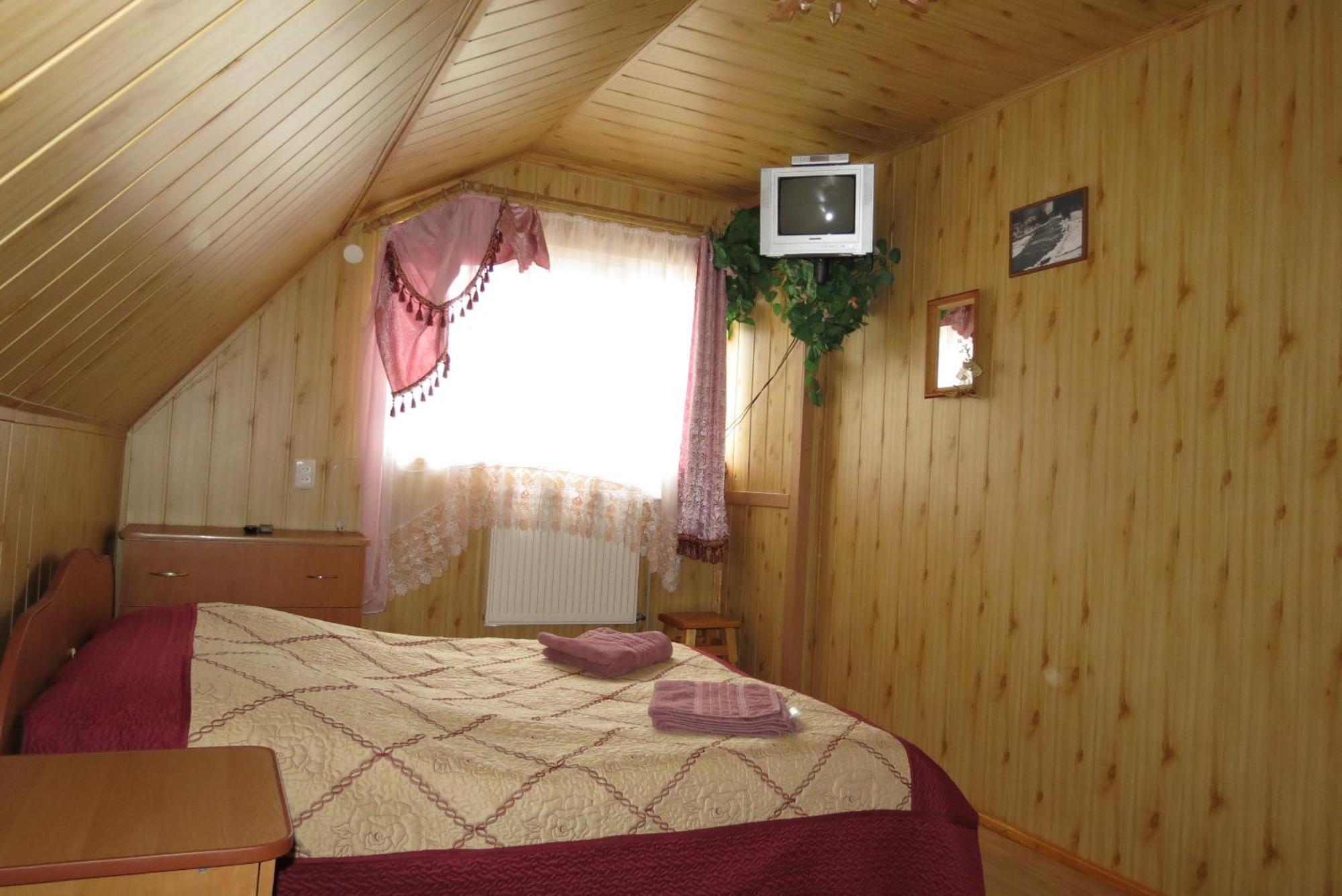 Bilyy Kamin Guest House Tatariv Room photo