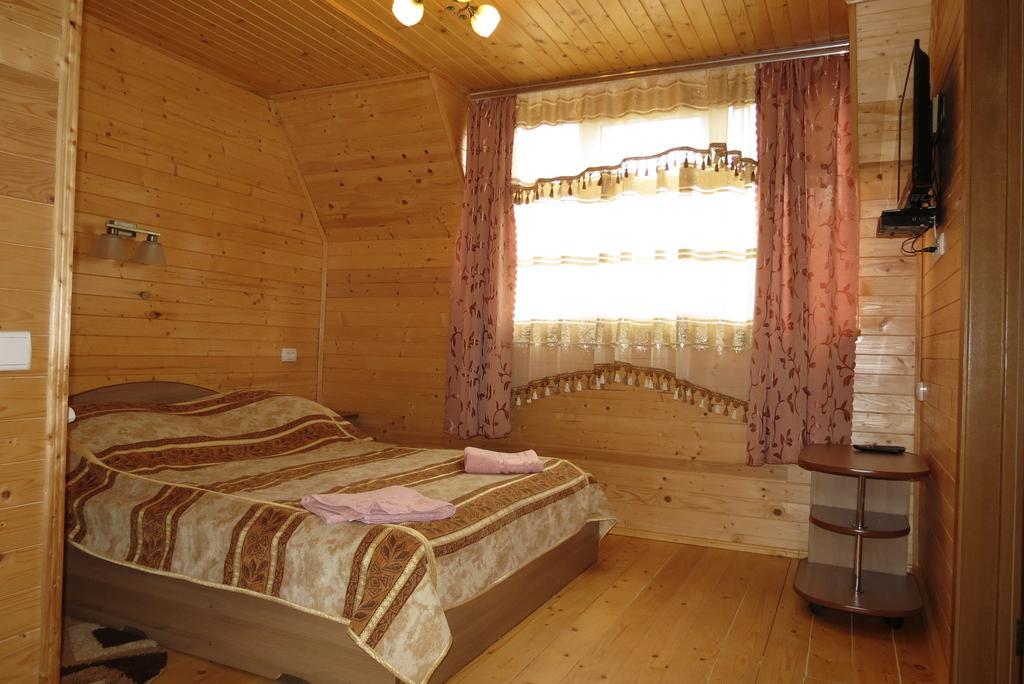 Bilyy Kamin Guest House Tatariv Room photo